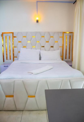 Luxury Two Bedroom Master & Suite Apartment